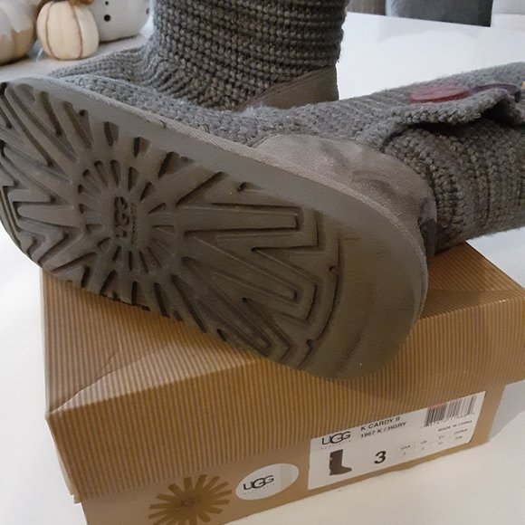 CARDI UGGS - grey size 3 - Picture 4 of 6
